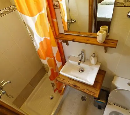 Mango בית הארחה