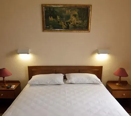 Konukevi Mango 3*
